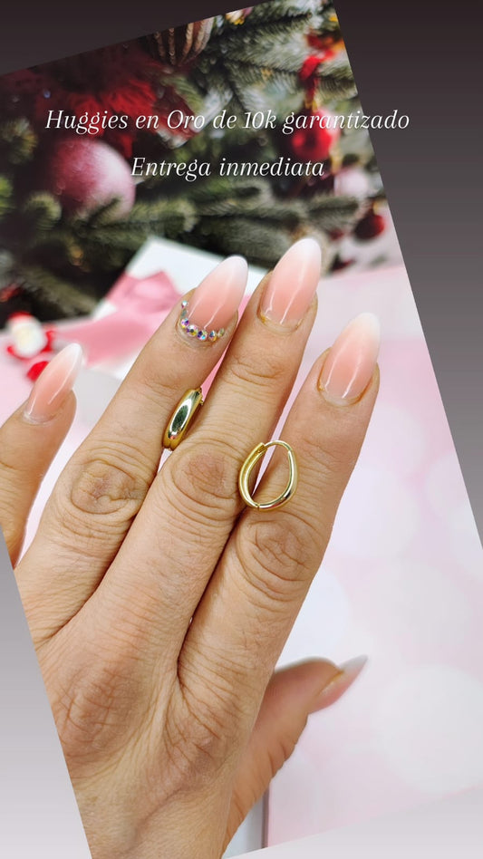 Huggies oval de oro 10k