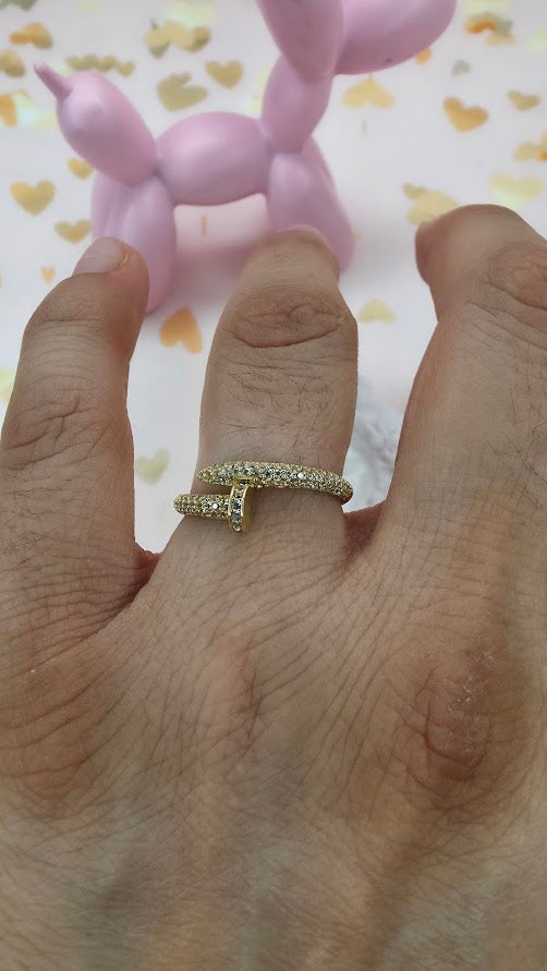 Anillo clavo En Oro 10k