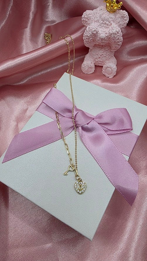 GARGANTILLA CORAZON CANDADO DE ORO 10K