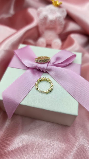 HUGGUIES BAGUETT EN ORO DE 10K