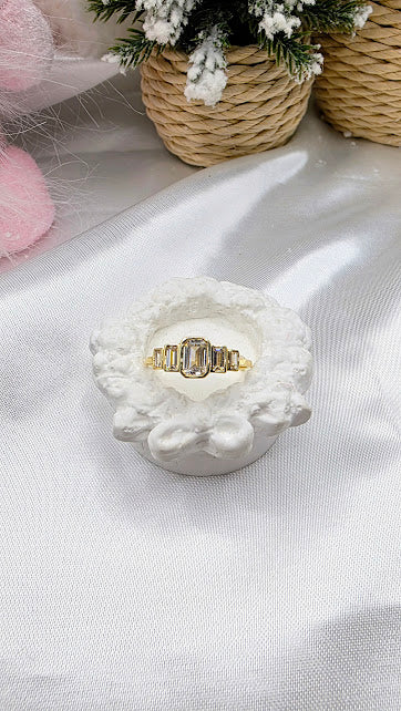 ANILLO PIEDRA ESCALONADA EN ORO DE 10K