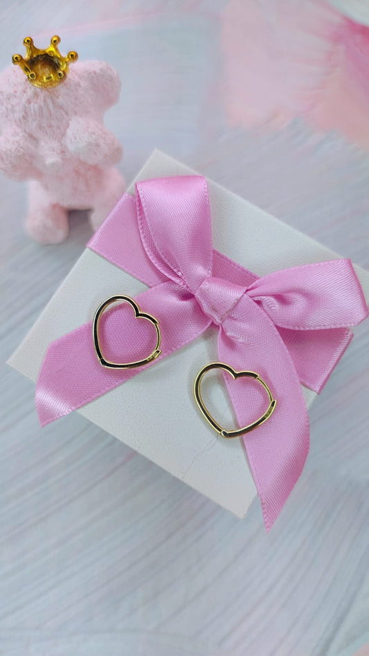 Huggies corazón  en oro de 10k