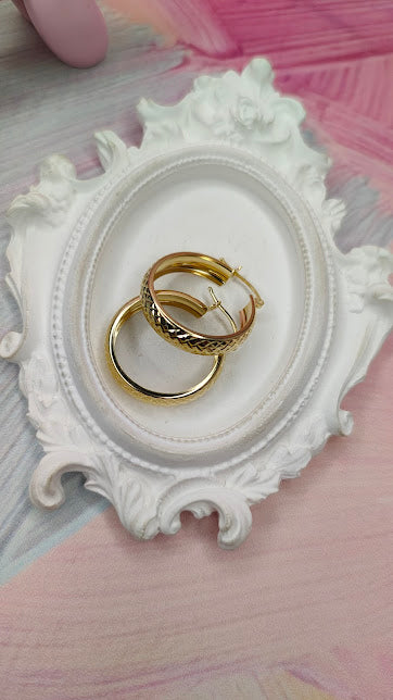 Arracada Diamantada Chinita 2.5 cm En Oro De 10k