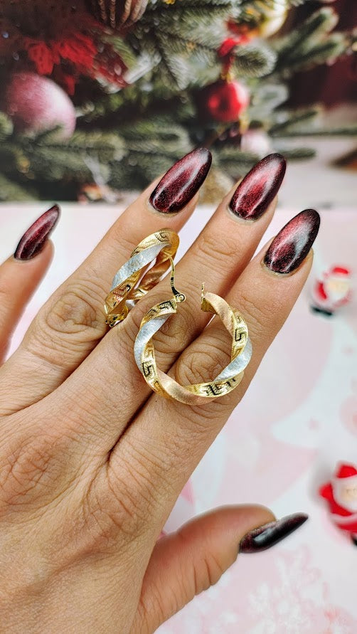 Arracada torcida grecas en Oro de 10k