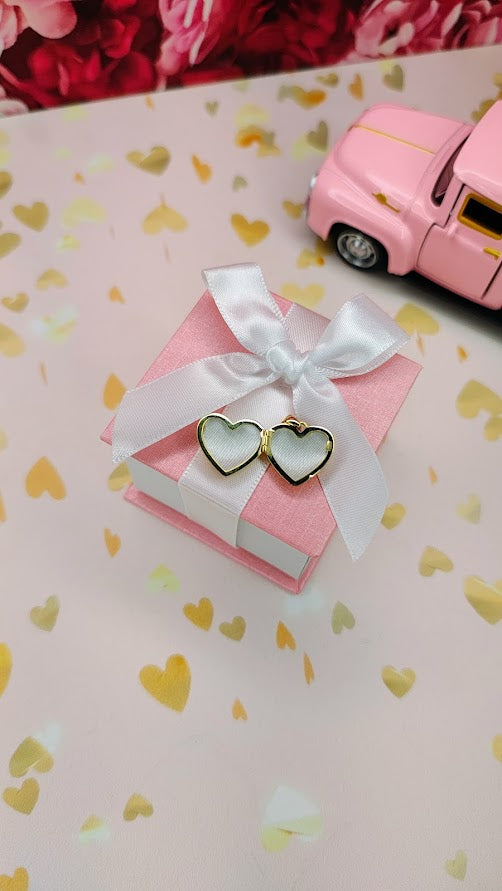 Dije relicario corazón liso JD en Oro de 10k