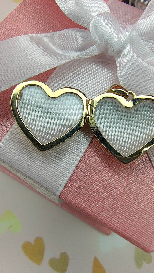 Dije relicario corazón liso JD en Oro de 10k