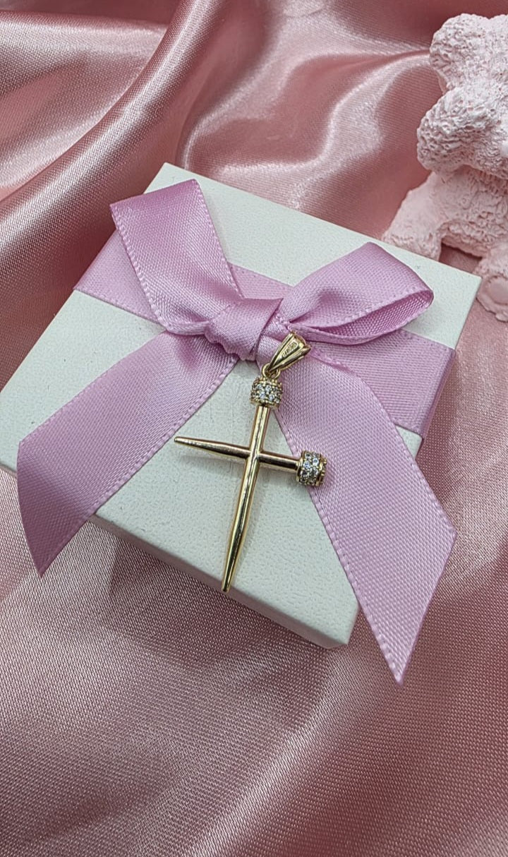 Dije cruz clavo en Oro de 10k