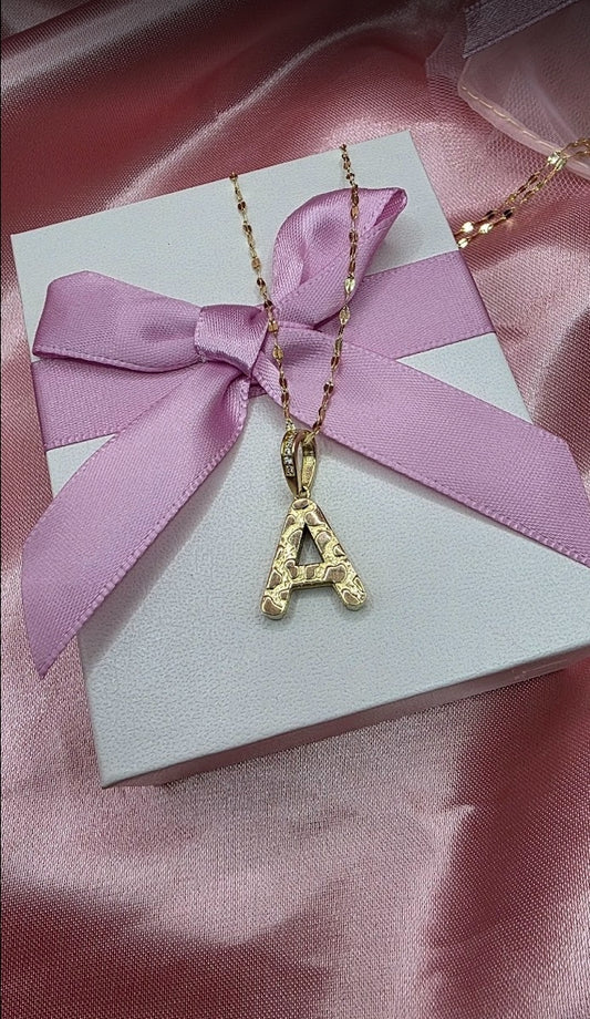 Gargantilla inical "A" en Oro de 10k