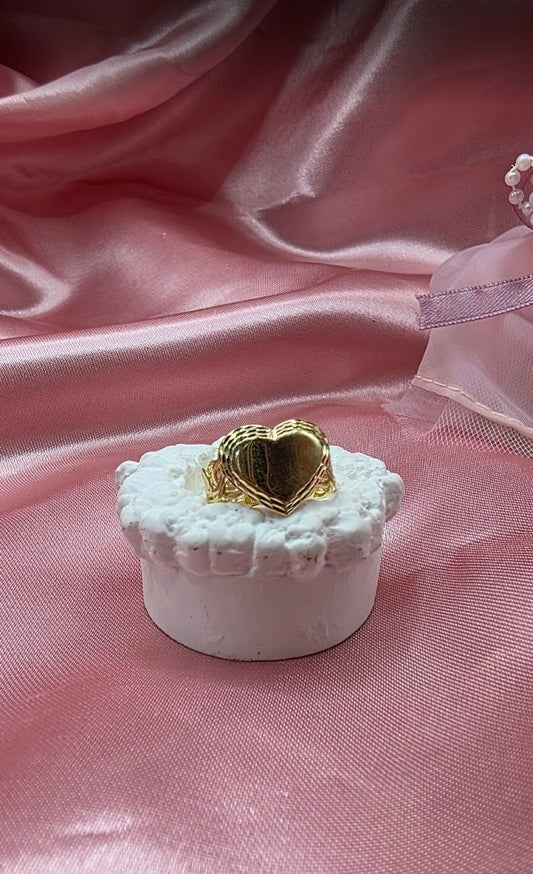 Anillo corazón liso JD en Oro de 10k