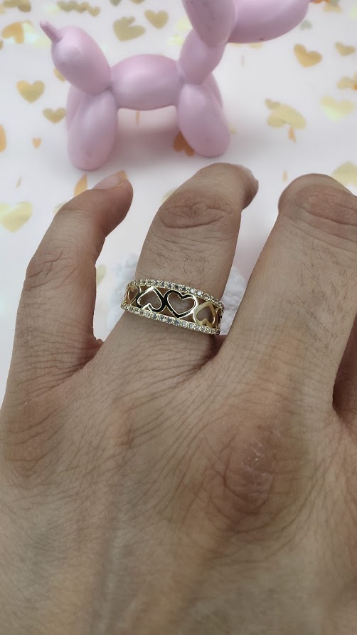 Anillo corazones reverso  en Oro de 10k
