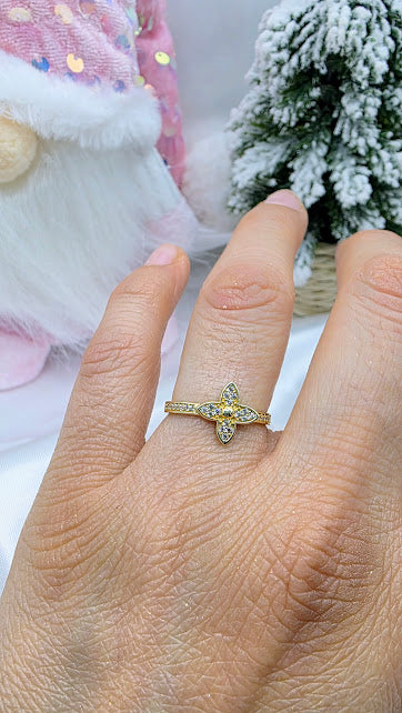 ANILLO FLOR LV GRANDE EN ORO DE 10K