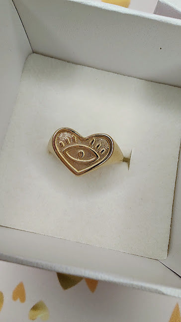 Anillo Corazón Ojo Pestañas En Oro De 10k