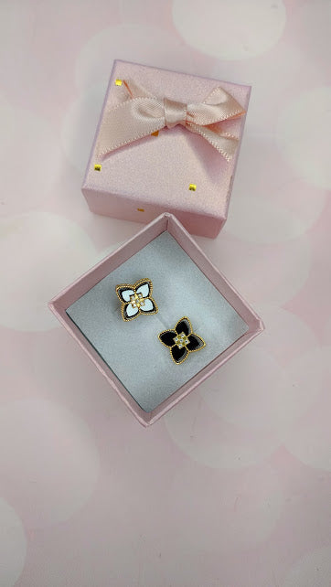 Arete flor de oro 10k