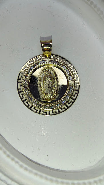 Dije Guadalupe grecas redonda en Oro de 10k