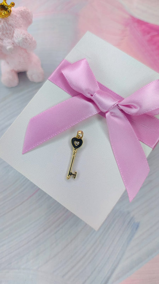 Dije llave corazón en oro de 10k